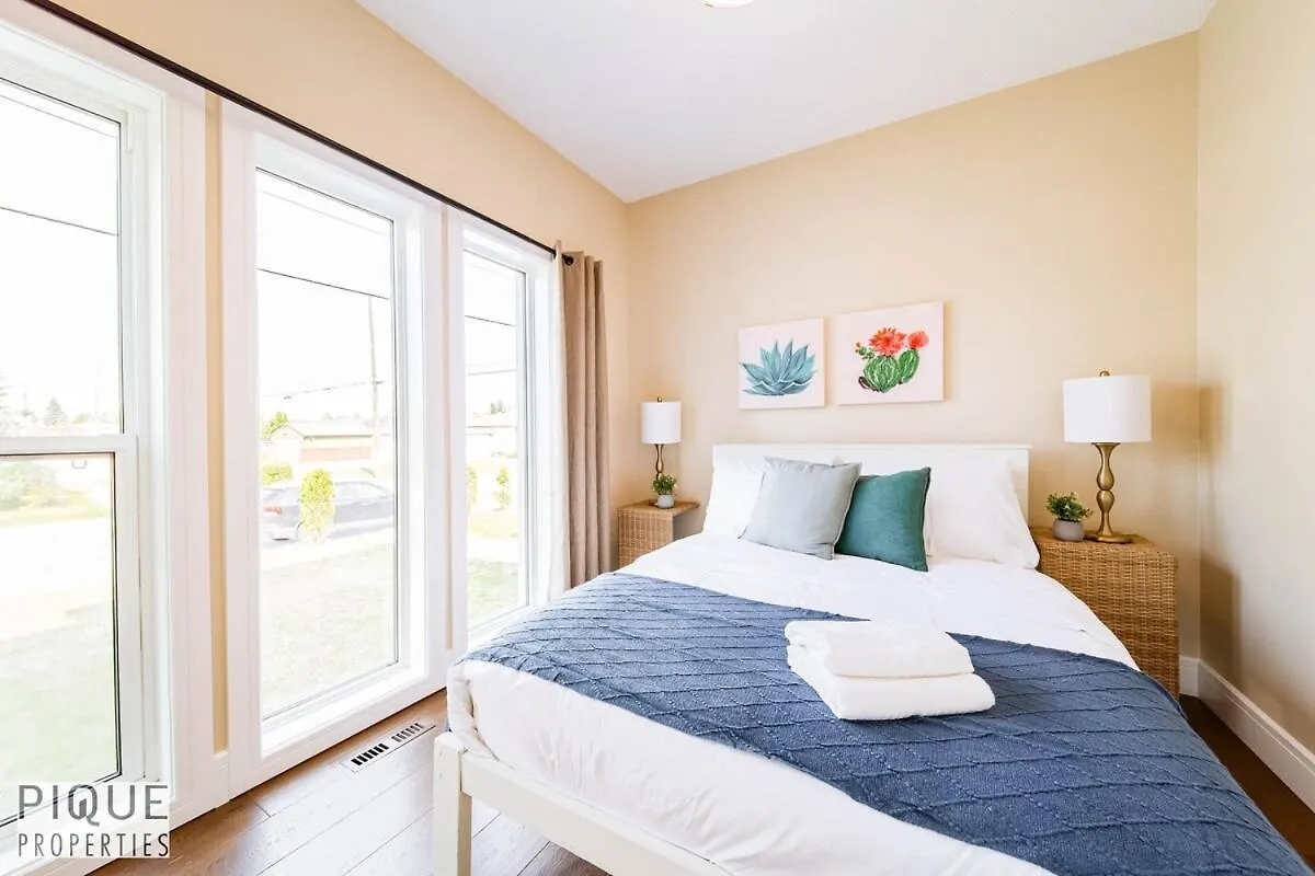 Apartamento Sol Escape Home - King Bed - Hot Tub - Bbq - Sleeps 12 Edmonton
