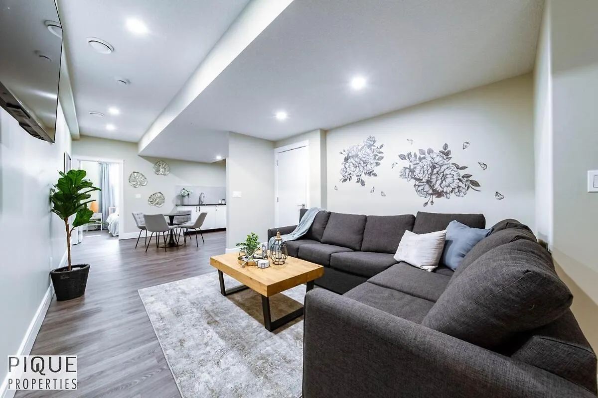 Apartamento Sol Escape Home - King Bed - Hot Tub - Bbq - Sleeps 12 Edmonton