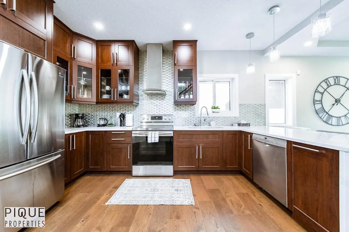 Apartamento Sol Escape Home - King Bed - Hot Tub - Bbq - Sleeps 12 Edmonton