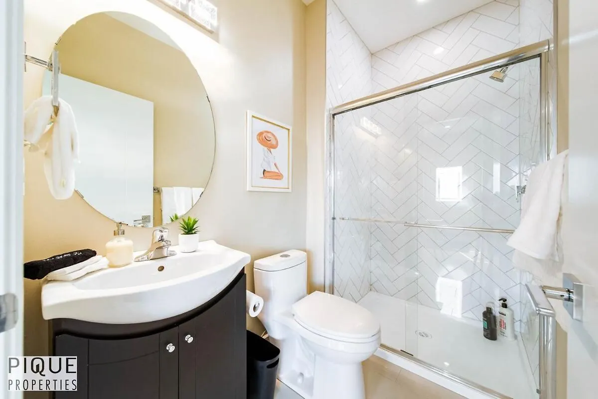 Apartamento Sol Escape Home - King Bed - Hot Tub - Bbq - Sleeps 12 Edmonton