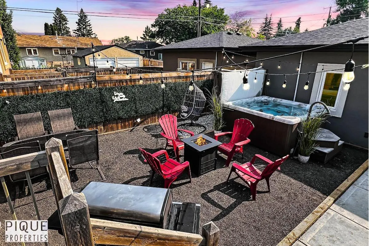 Sol Escape Home - King Bed - Hot Tub - Bbq - Sleeps 12 location